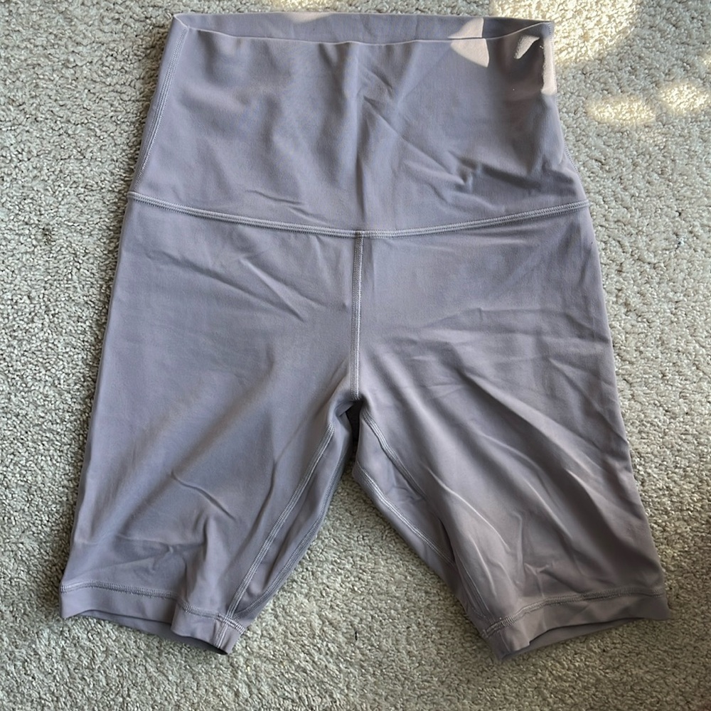 Lululemon Align Highrise 10” shorts